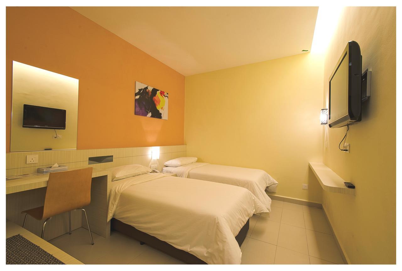 Prime City Express Hotel Клуанг Экстерьер фото