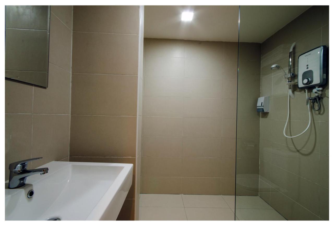 Prime City Express Hotel Клуанг Экстерьер фото